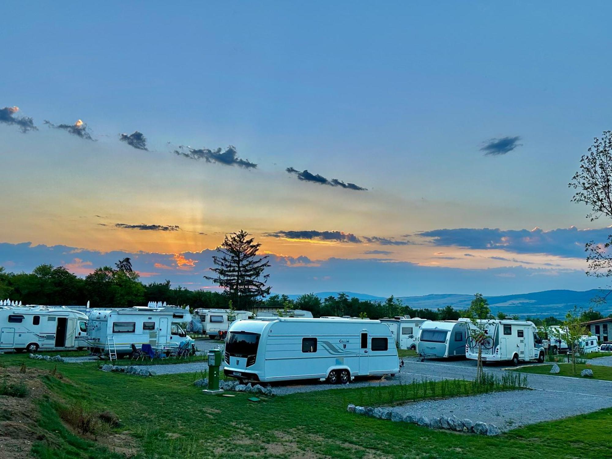 7 Lakes Camping Sapareva Banya Exterior photo